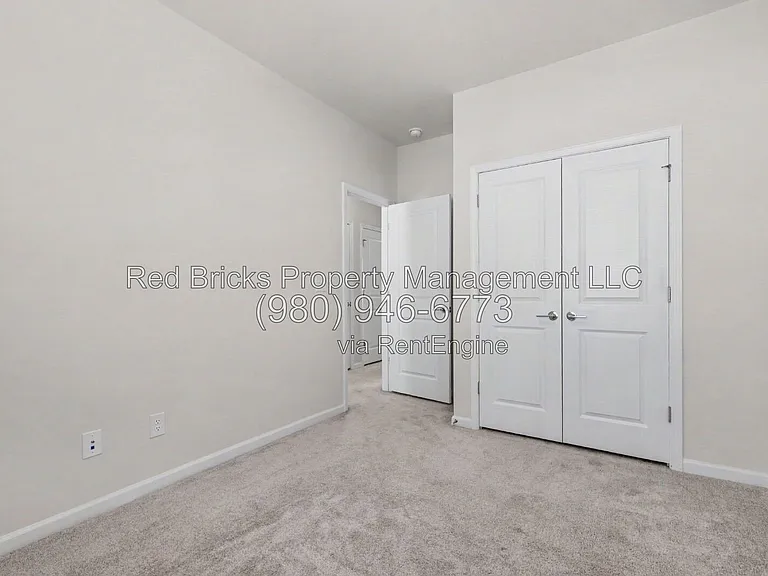 1420 Blanche St — Photo 31