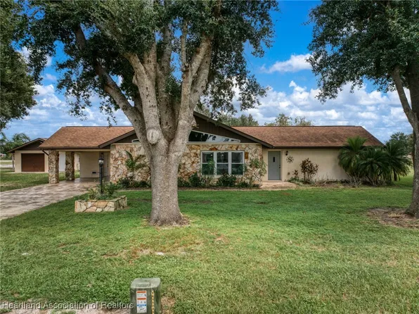 1806 Elf Dr, Sebring, FL 33875