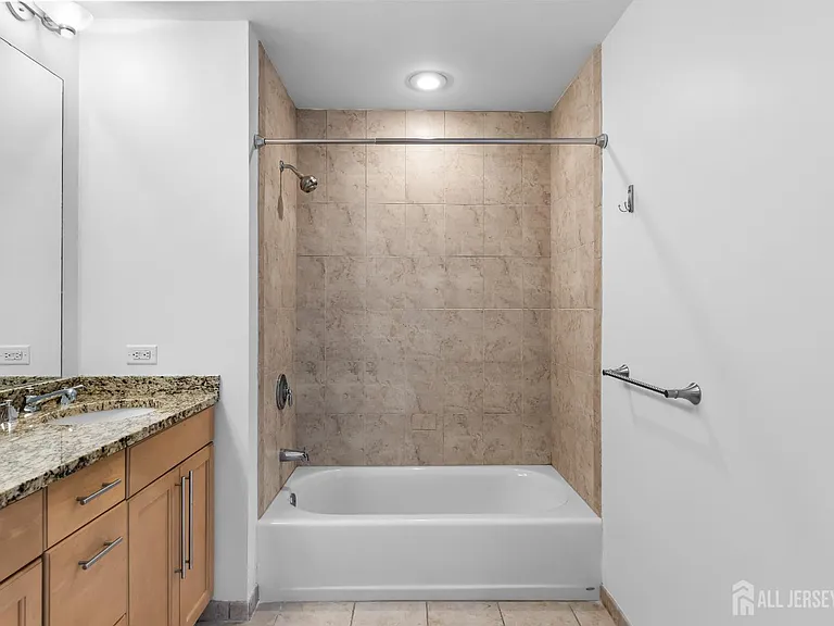 20 Livingston Ave — Photo 29