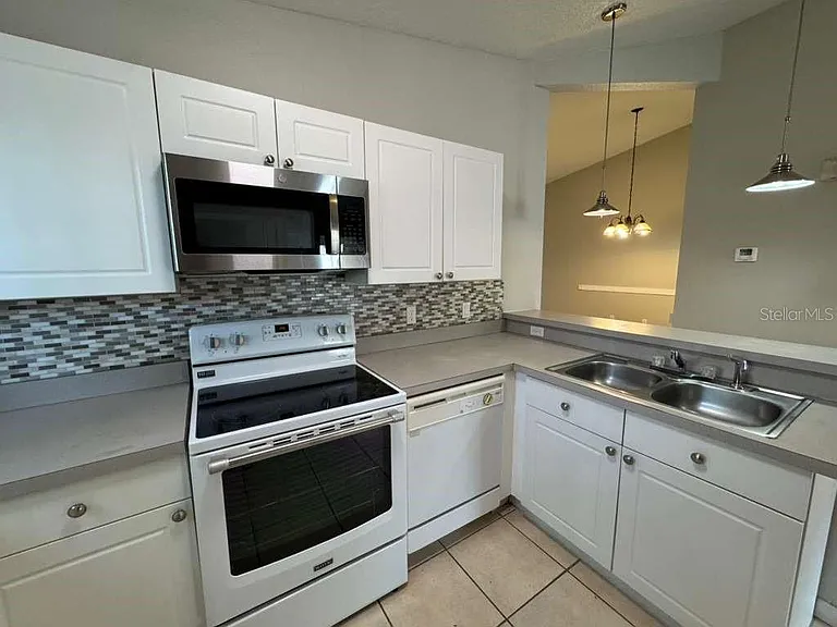 2866 Club Cortile Cir #B — Photo 10