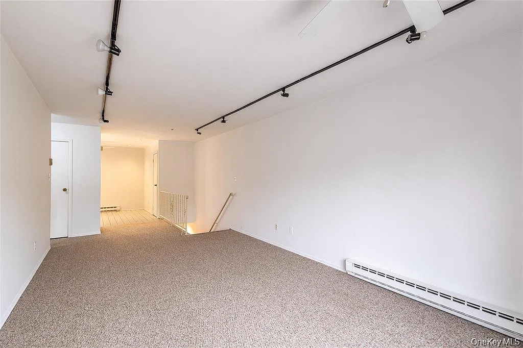 1 bed, 1.0 bath, 1000 sqft, $2,200 — Photo 3