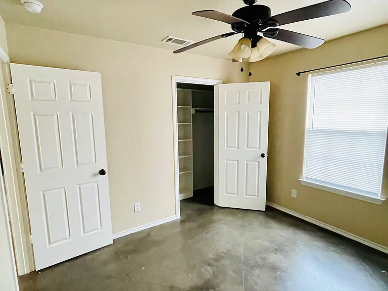 502D S Cleburne Whitney Rd — Photo 6