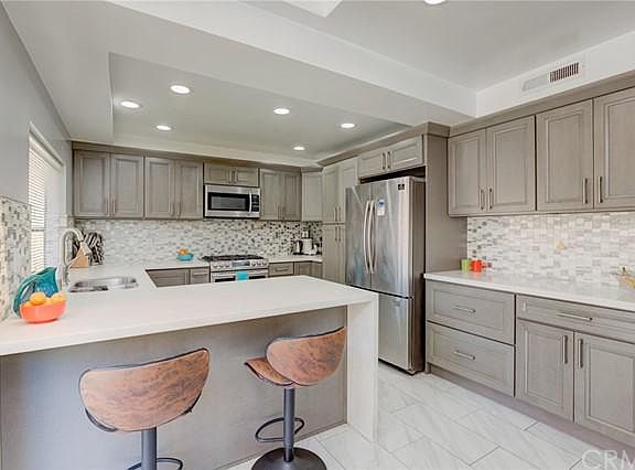 2nd image of 4418 Emerald St #50