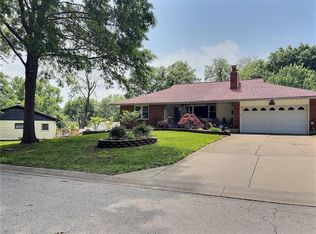 7010 N Wyandotte St, Gladstone, MO 64118