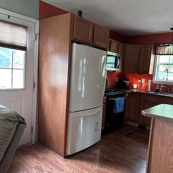 949 Gershal Ave — Photo 3