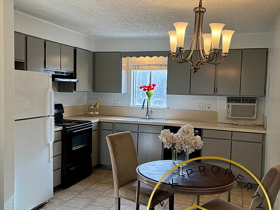 3rd image of 145 Shoshone Ave #1