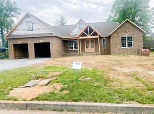 2622 Halifax Dr, Kingsport, TN 37660