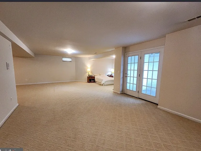 9120 Stonegarden Dr — Photo 4