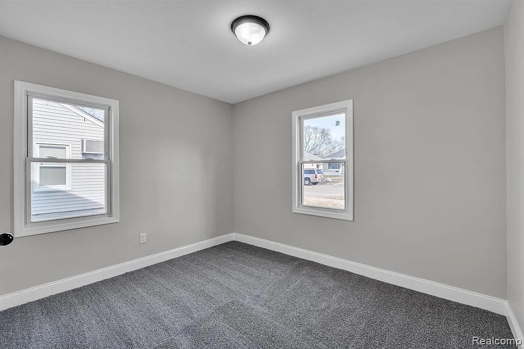 3 bed, 972 sqft, $1,495 — Photo 4