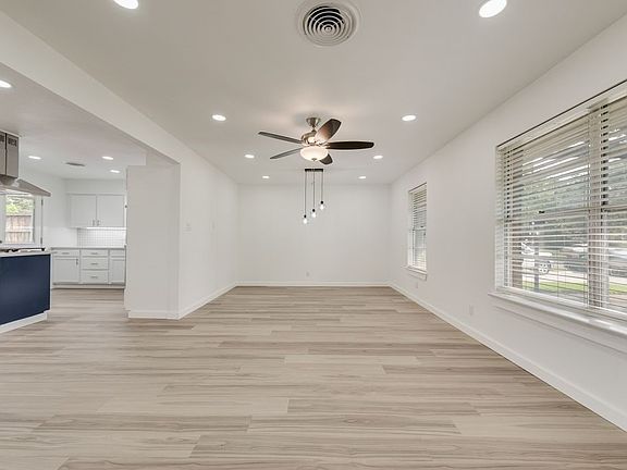 4th image of 9107 Lindaro Ln