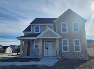 10005 Prairie Crossing Dr, Franksville, WI 53126