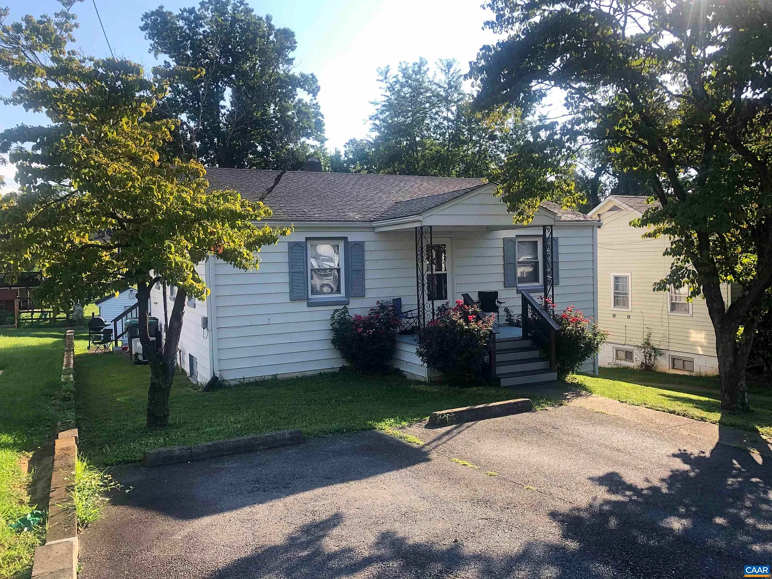 213 Palatine Ave photo 1
