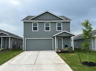 333 Cowpoke Dr, Jarrell, TX 76537