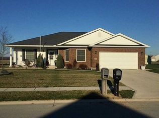 1018 Timber Trl, Wapakoneta, OH 45895