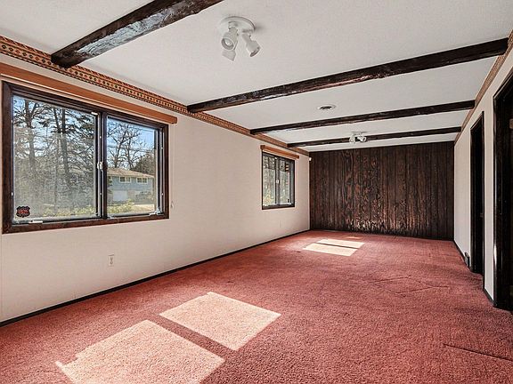 3rd image of 62 Ski Hill Rd