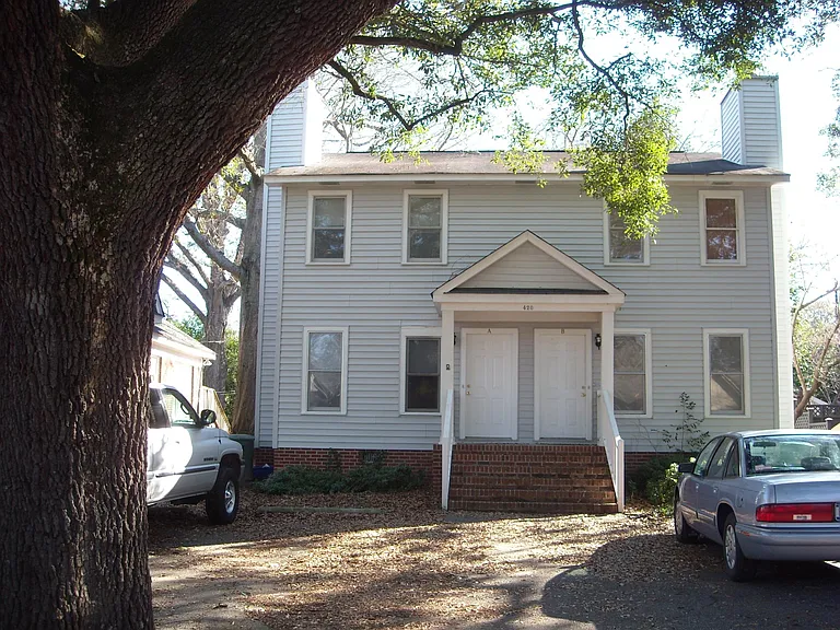 420 Etiwan Ave — Photo 1