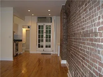 Rented by Metropolis Real Estate of Manhattan