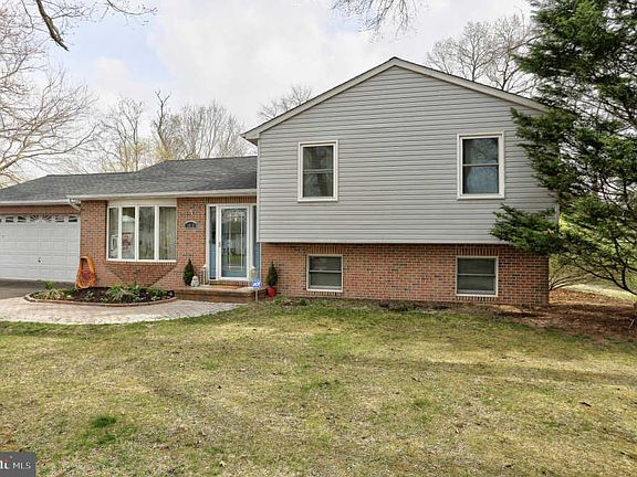 2nd image of 1016 Bell Ave