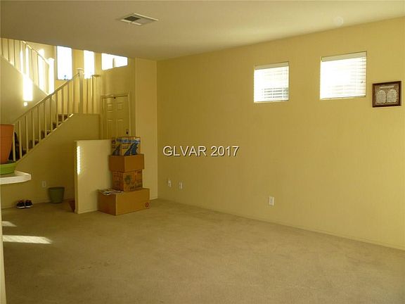 3rd image of 3853 Carisbrook Dr