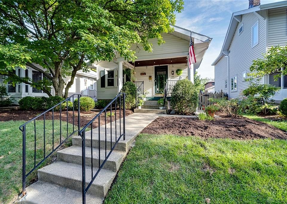 1st image of 221 Peach Orchard Ave E