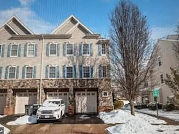 11214 Wortham Crest Cir, Manassas, VA 20109