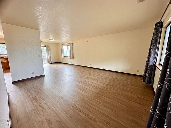 3rd image of 6242 Pryor St