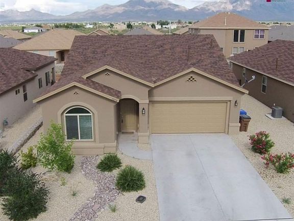 2nd image of 5878 Coyote Flats St