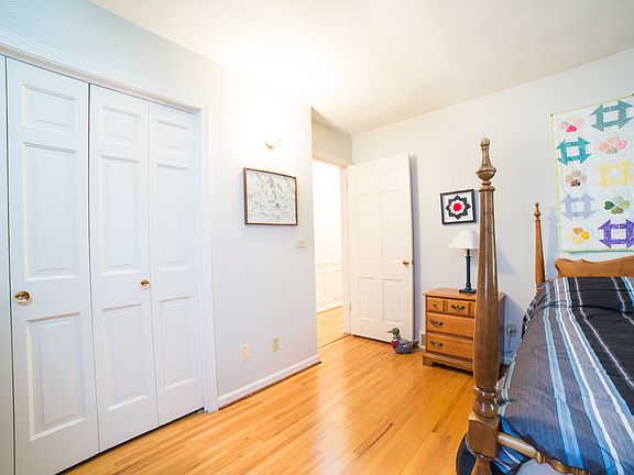 3rd image of 416 W South Boundary St