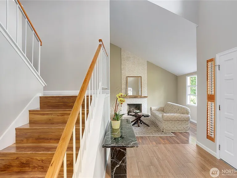 18829 SE 46th Way — Photo 12