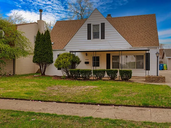 4220 W 99th Pl, Oak Lawn, IL 60453