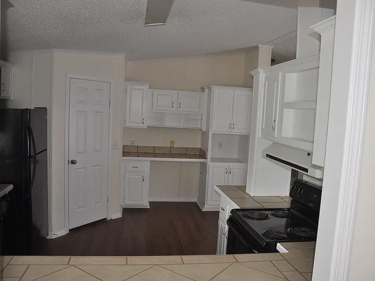 14939 Angela Dr — Photo 4