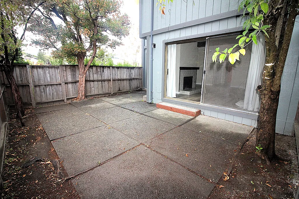 3 bed, 2.5 bath, 1500 sqft, $4,250 — Photo 1