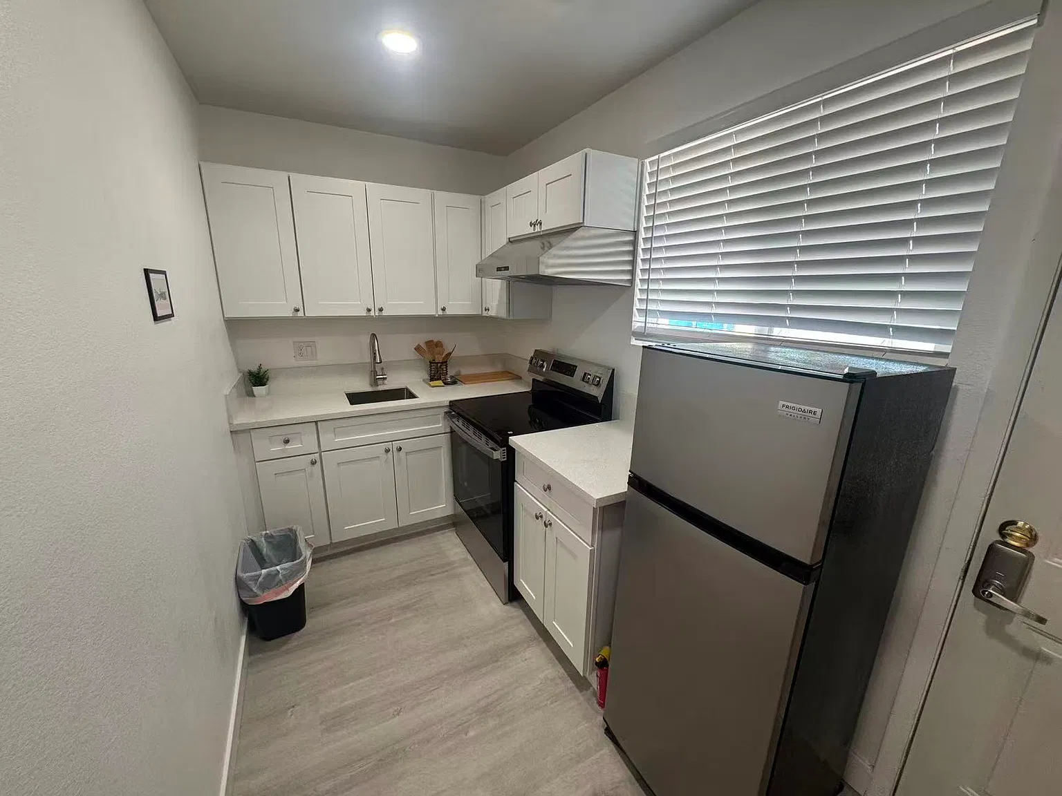 Studio, 420 sqft, $1,000 — Photo 2