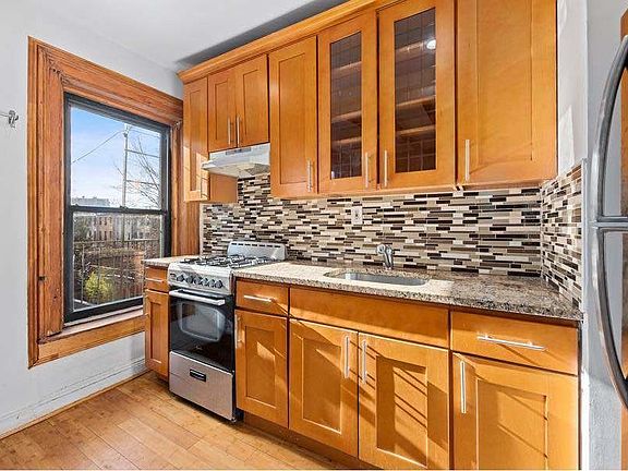 3rd image of 214 Greene Ave #4