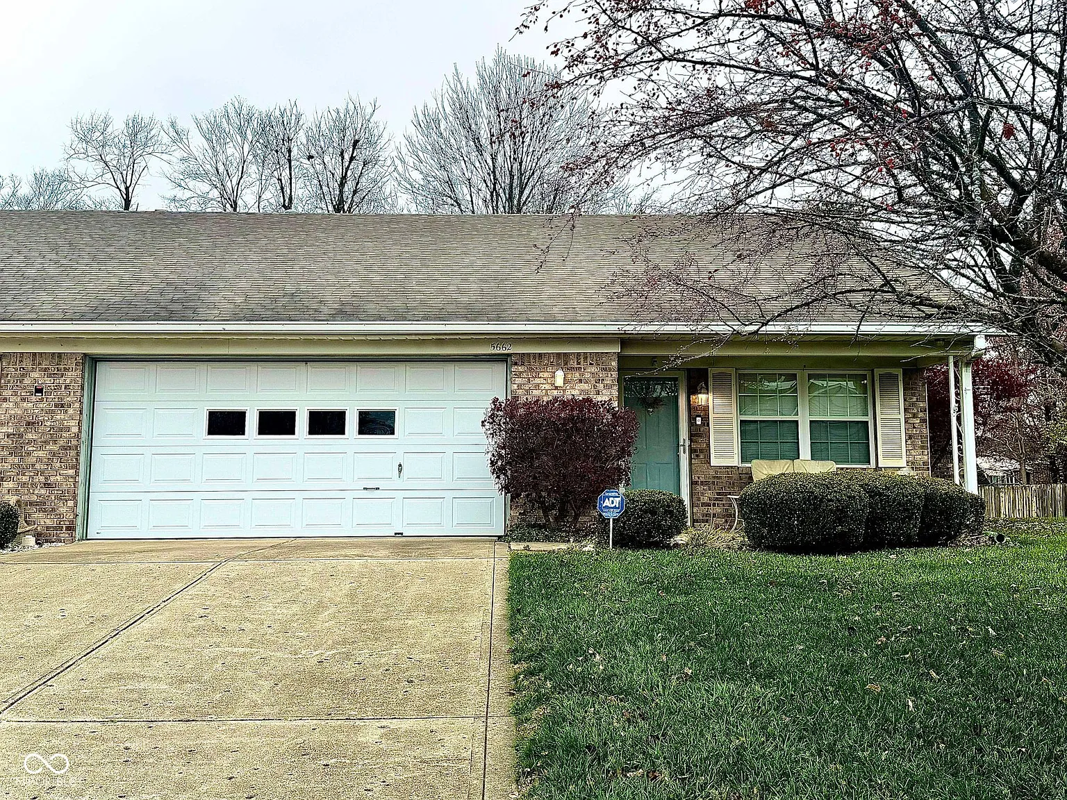 5662 Misty Ridge Dr photo 1