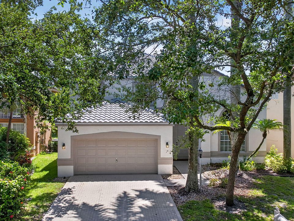 1st image of 6702 NW 80th Manor