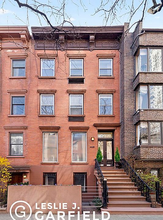 1st image of 218 E 31st St
