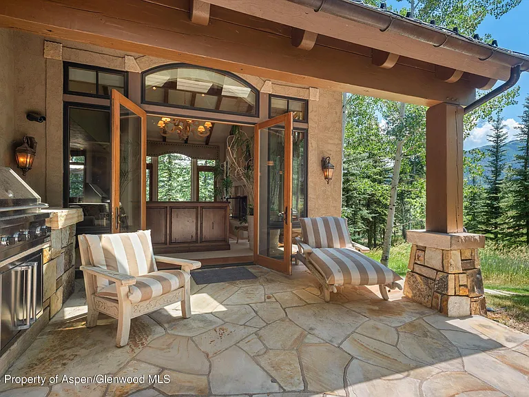 691 Pfister Dr — Photo 82