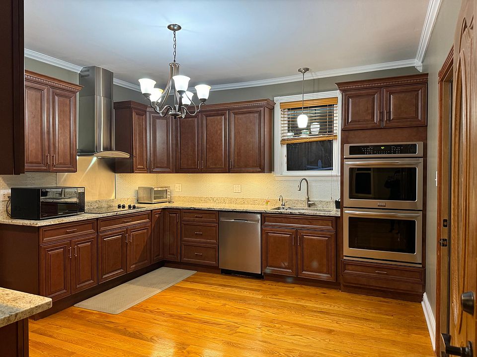 kitche shooting from dining room
