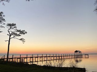 215 N Bayshore Dr, Eastpoint, FL 32328