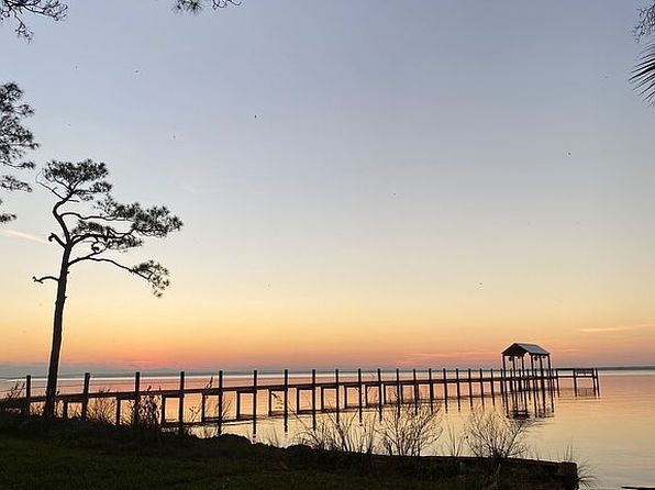 215 N Bayshore Dr