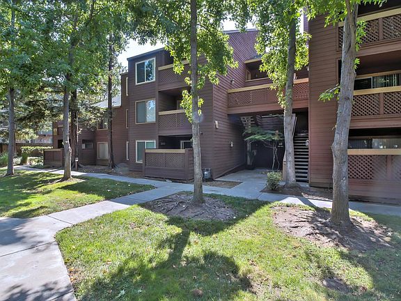3rd image of 1163 Yarwood Ct