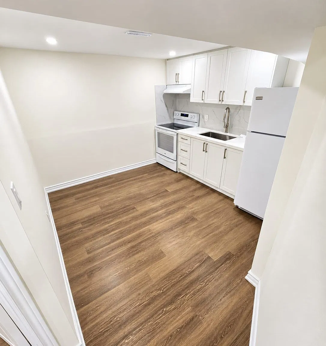 2 bed, $1,300 — Photo 3
