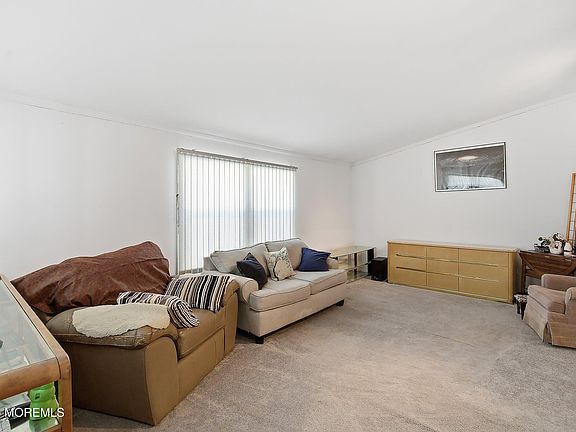 4th image of 110 Douglas Drive