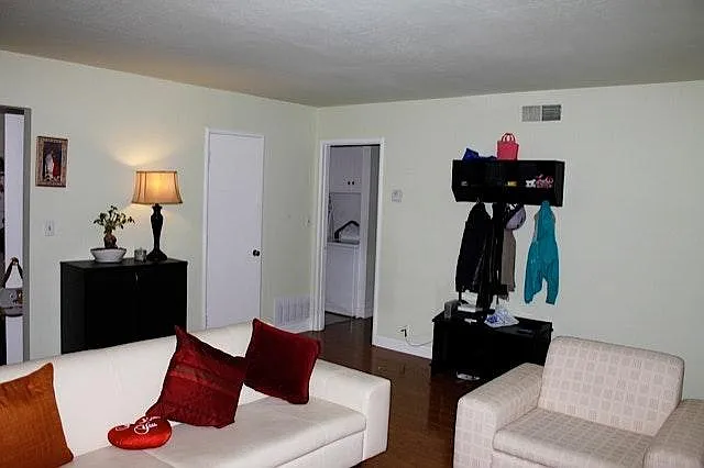 1805 Fallbrook Ave photo 1