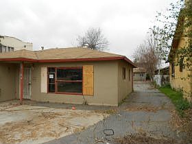 2nd image of 2131 Marengo Ave