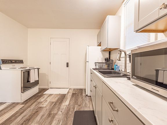 5th image of 2211 W Broadway Ave #1