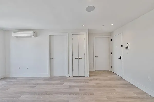 Living room, photo 5