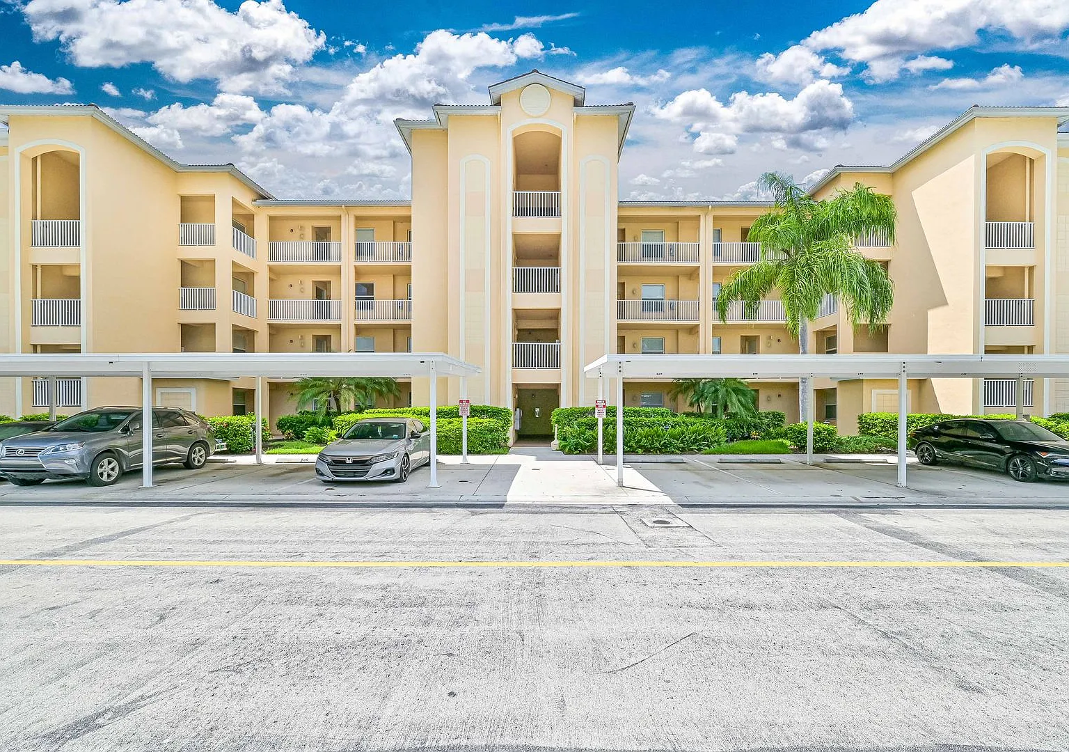 2/2 condo in popular Osprey Cove in Estero. Available Now! — Photo 1