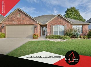 4412 W Detroit St, Broken Arrow, OK 74012